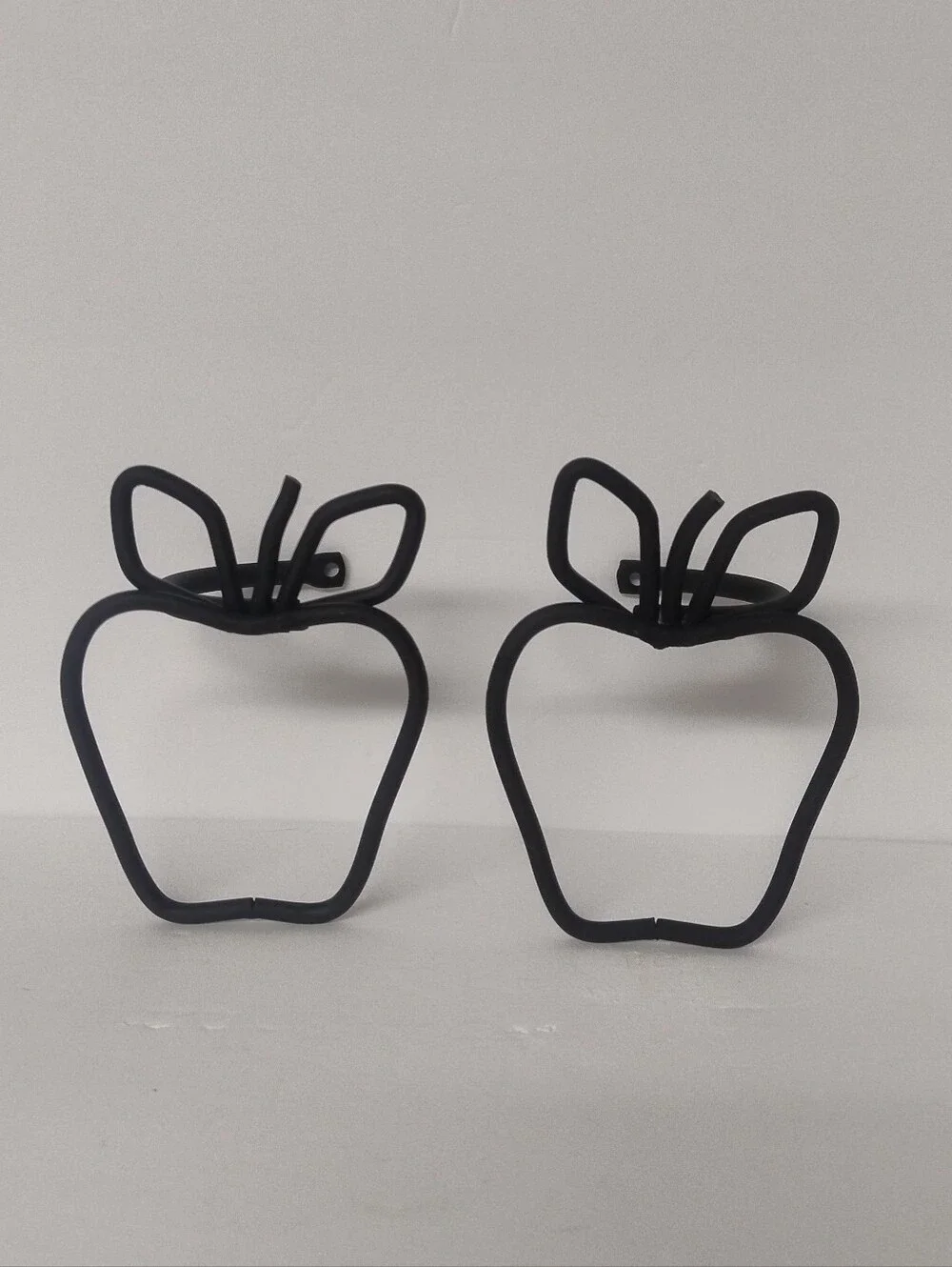 Vintage Tender Heart Treasures Apple-Shaped Wall Curtain Tiebacks Primitive Farm